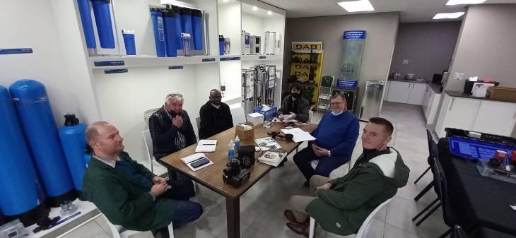 1660976113932992.jpg 501.jpg