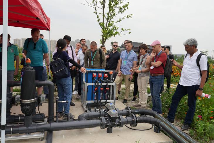 12.考察潤(rùn)景智灌閥應(yīng)用示范點(diǎn)（調(diào)亮）.jpg